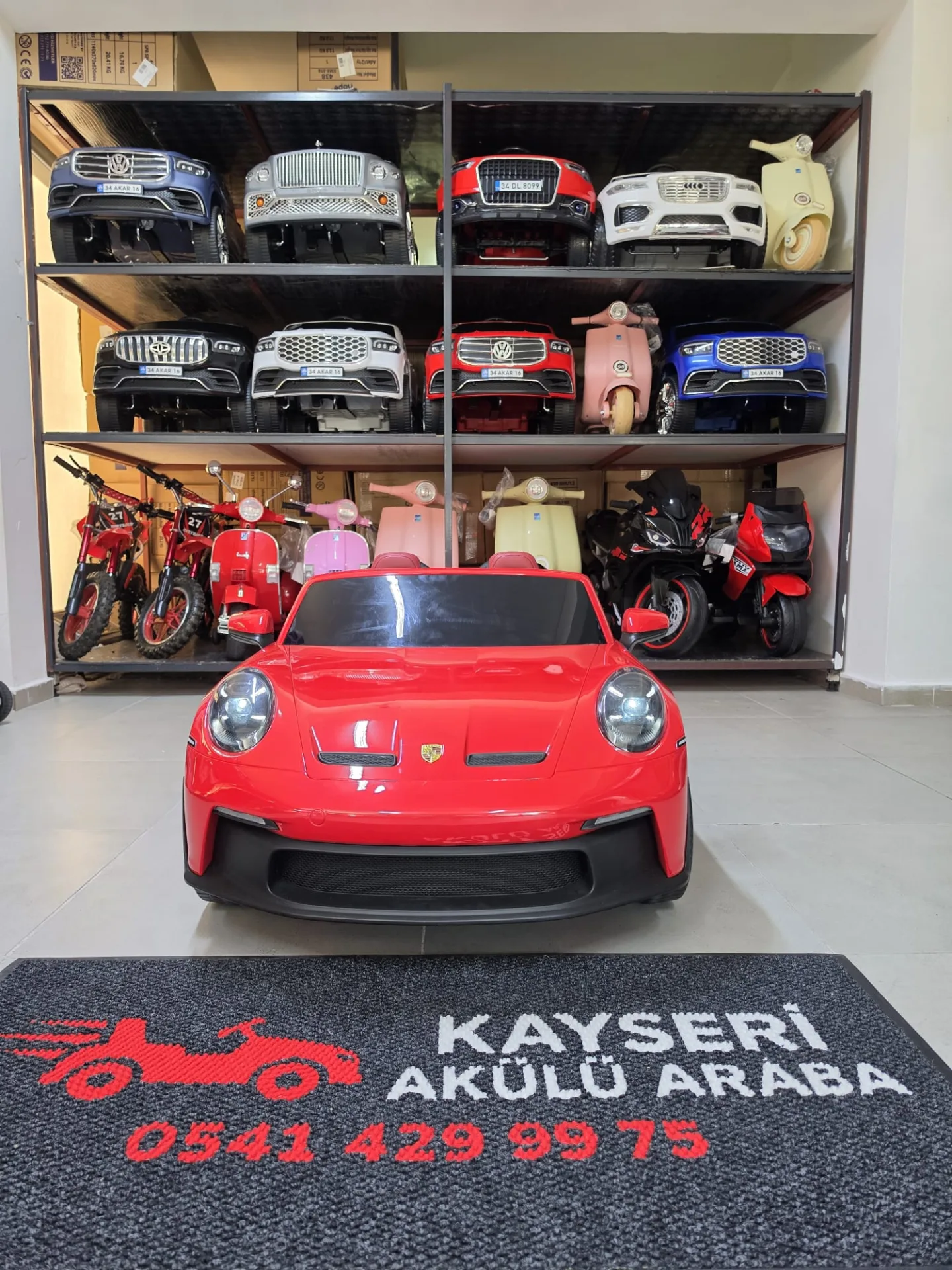PORSCHE 